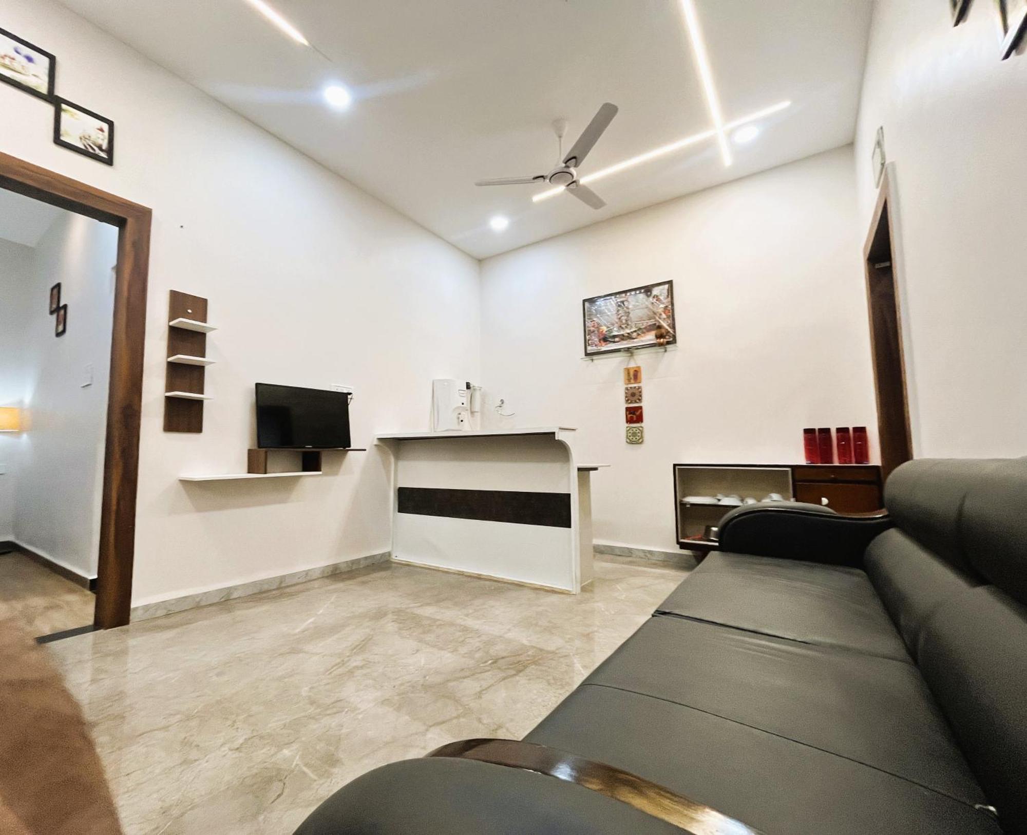 Shree Stay Inn Luxe' Holiday Home Ujaim Exterior foto